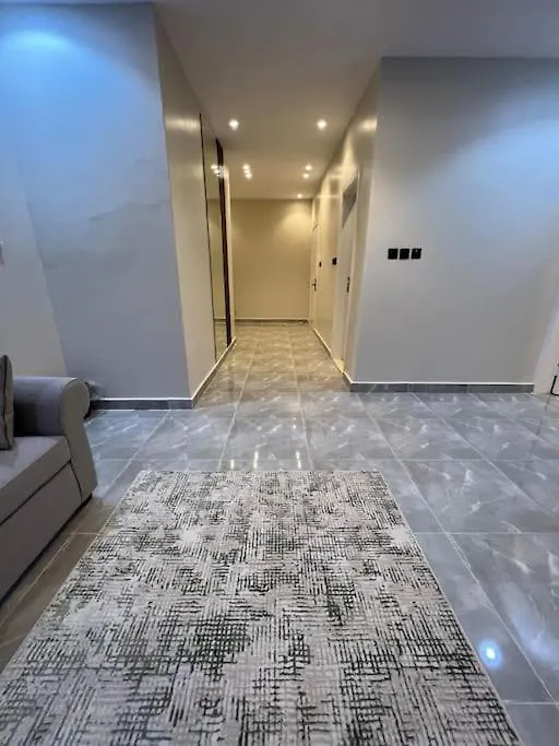 شقة فاخرة بصالة الرياض 0*,